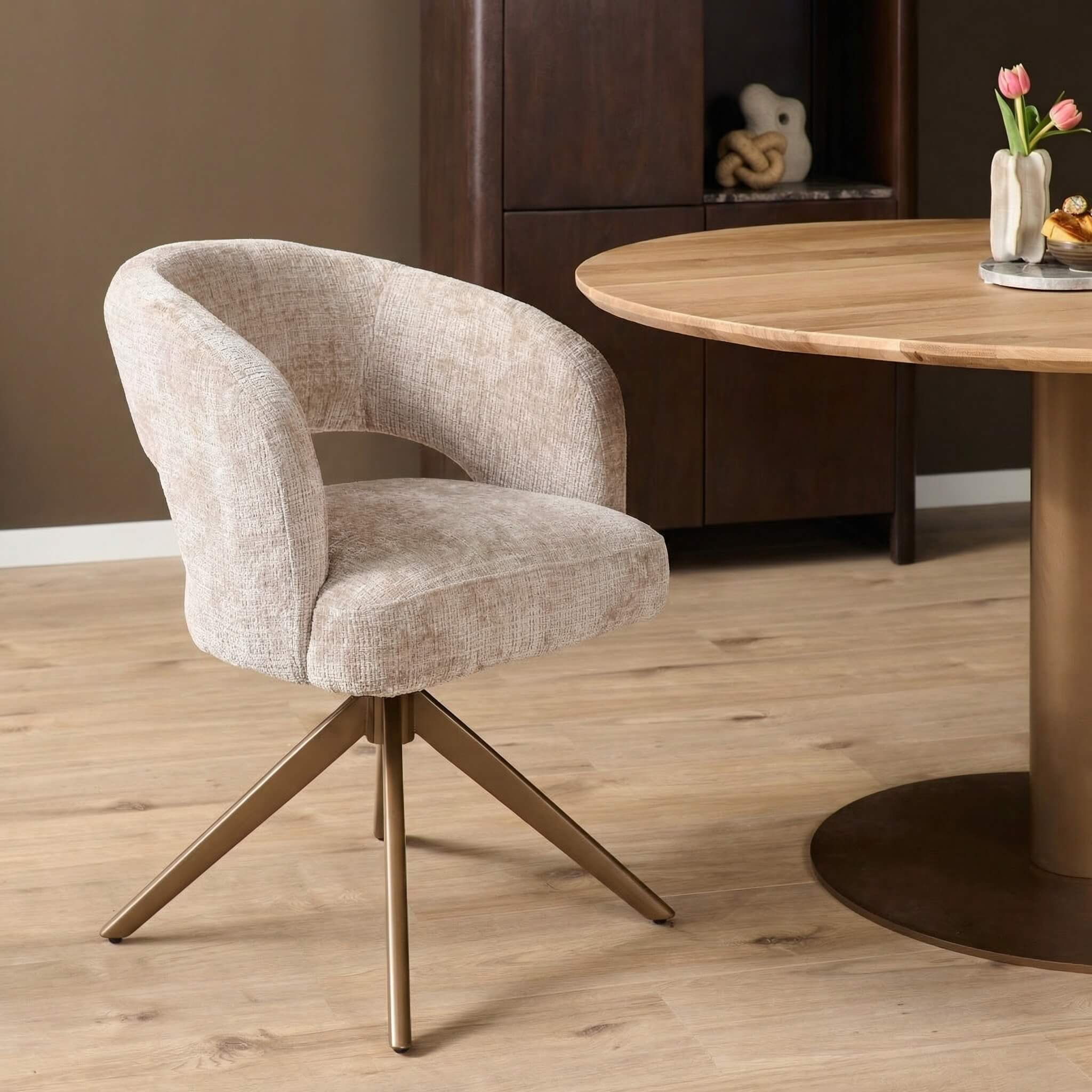 Eetkamerstoel Demi | Beige | Poot Bronze | Met armleuning